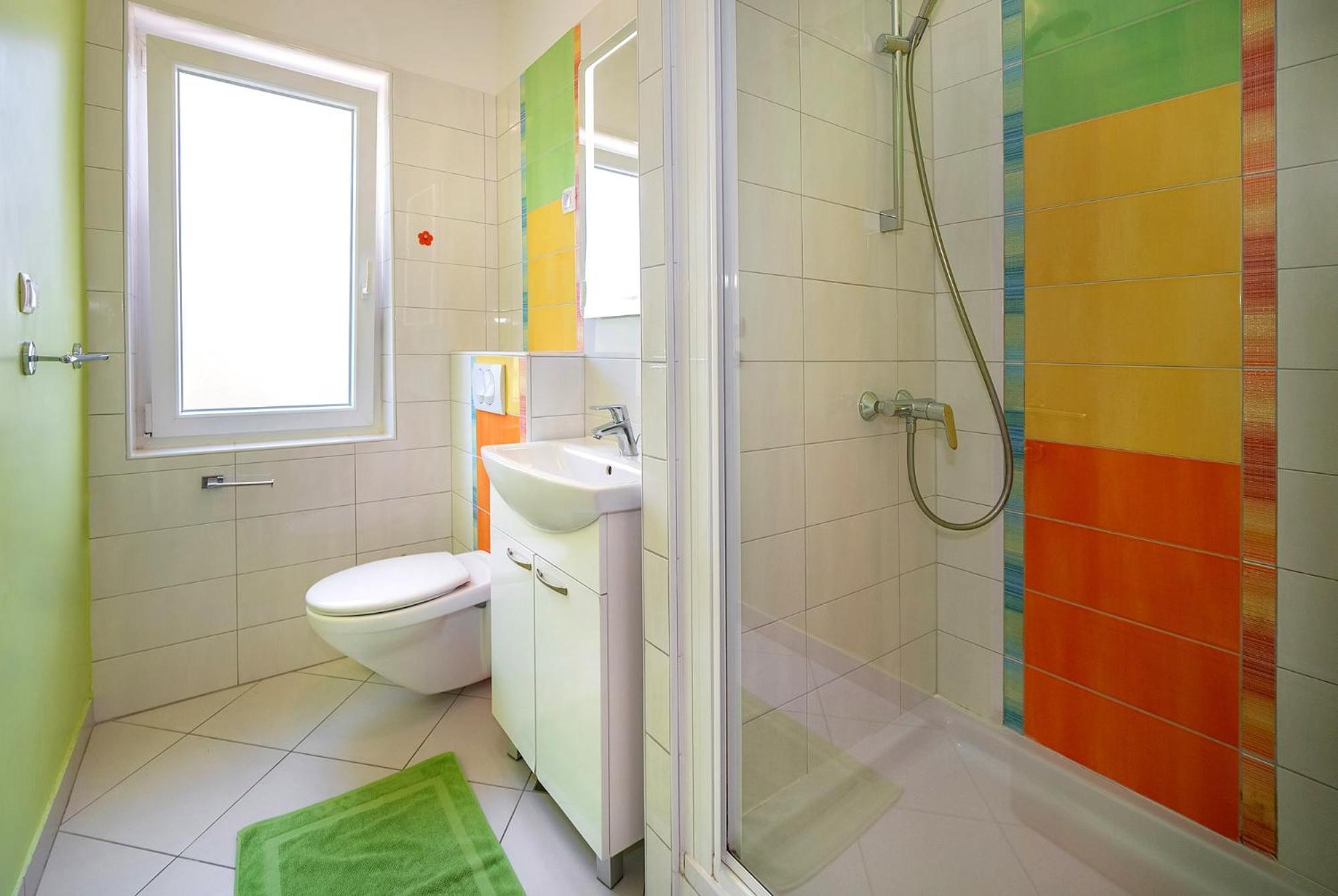Apartments With Terrace Baska  Bilik gambar