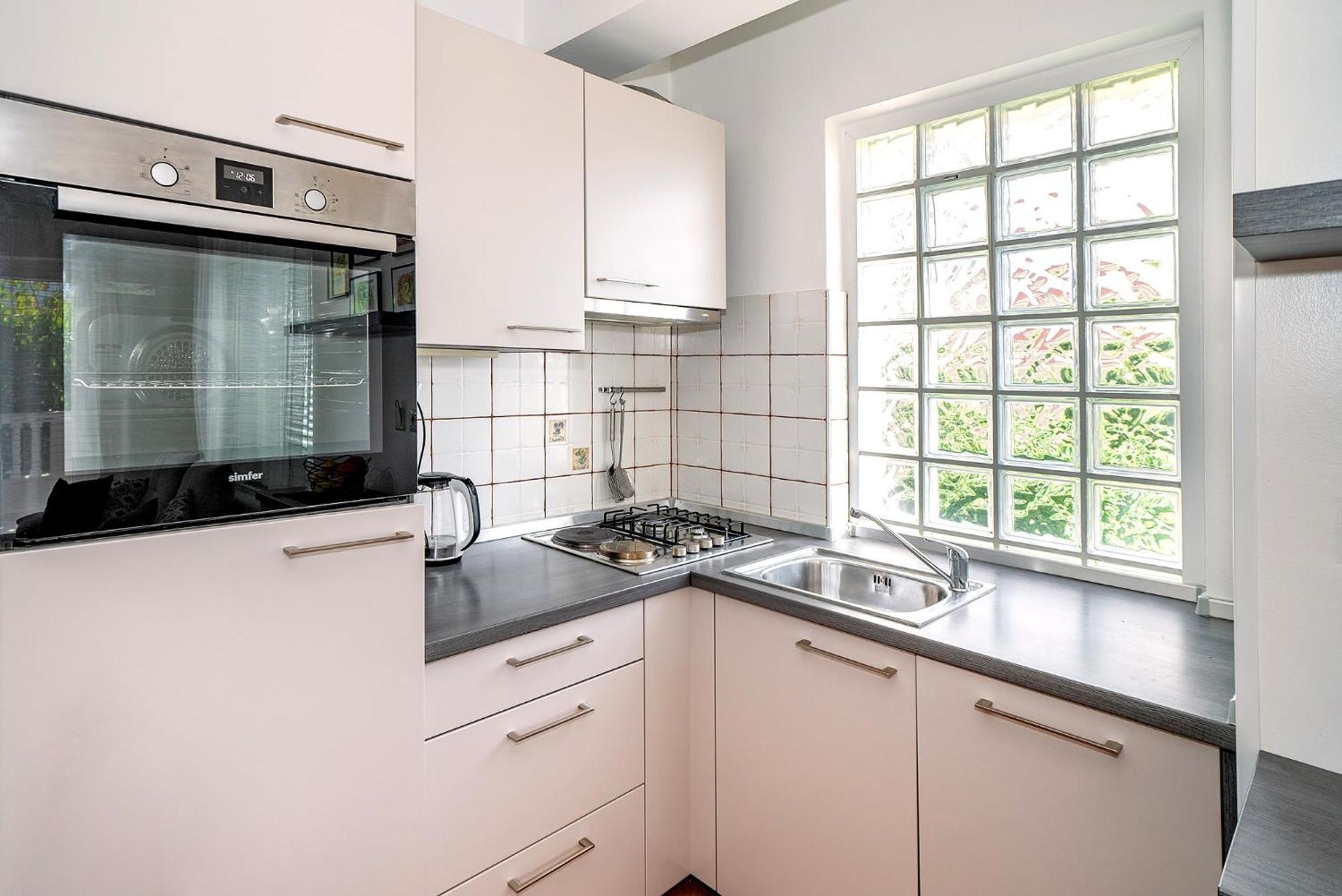 Apartments With Terrace Baska  Bilik gambar